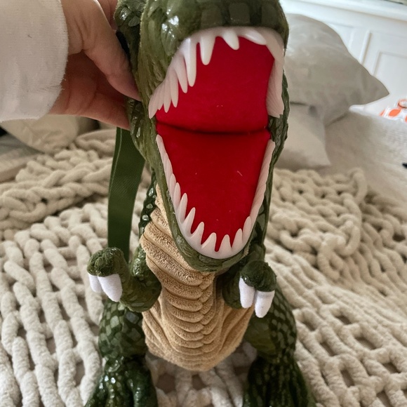 T-REX KIDS PLUSH BACKPACK - Picture 4 of 14